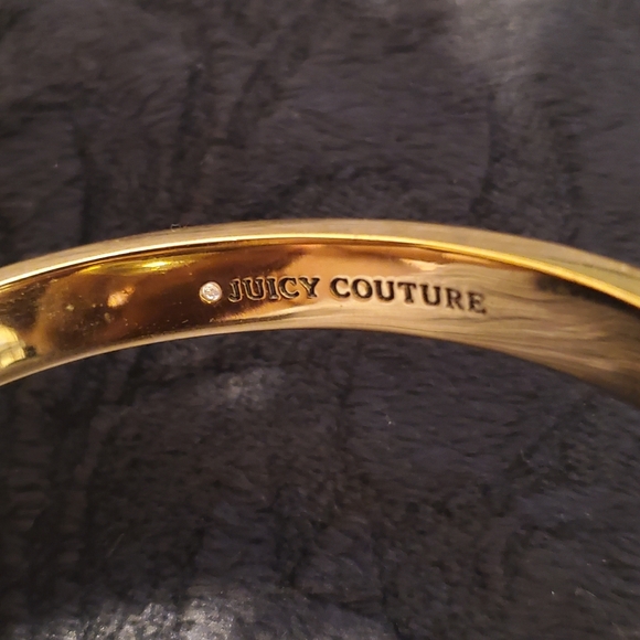 Juicy Couture Heart Charm Purple Leather Bangle Bracelet. - Picture 2 of 3